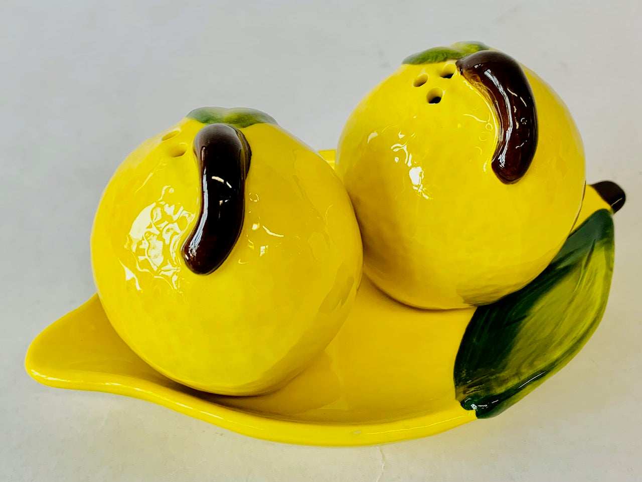 Lemon Salt & Pepper Ceramic 6.25"wide X 4"deep X 3.5"high