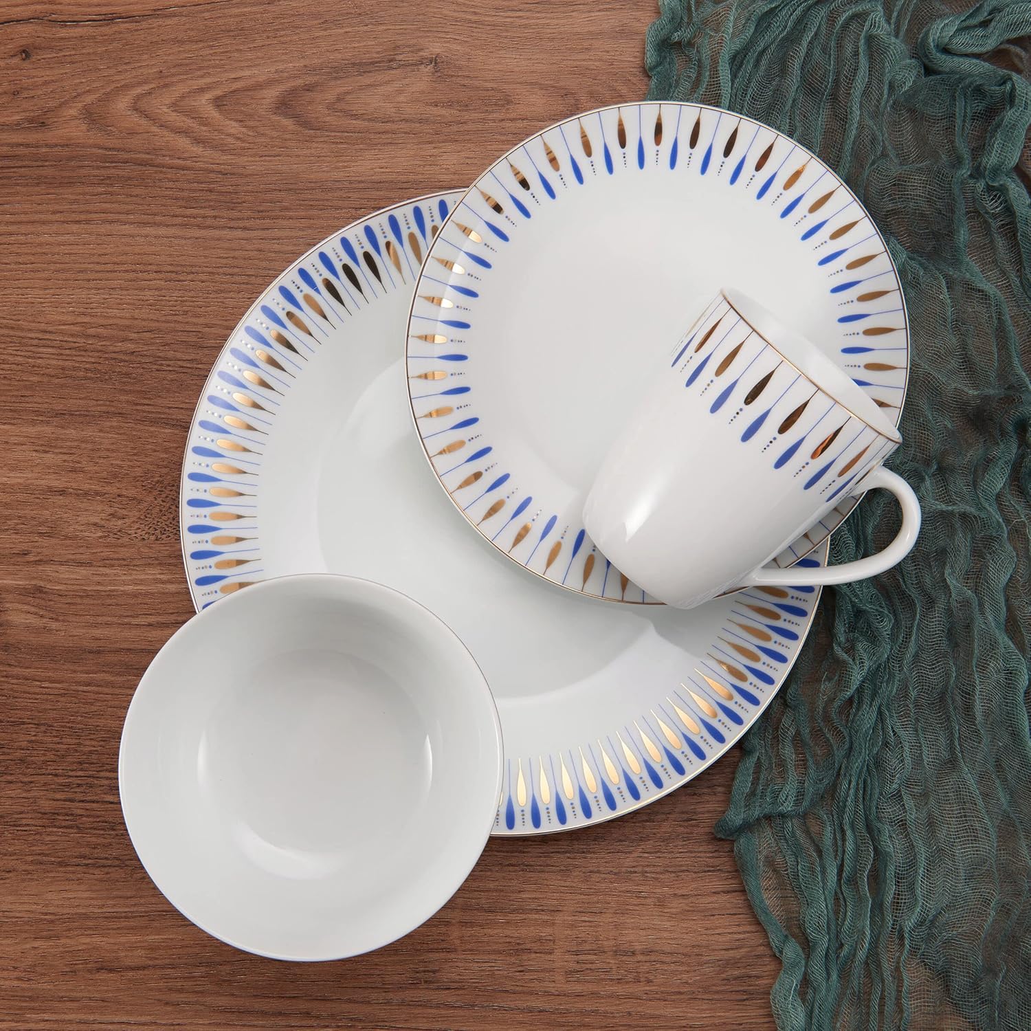 Mikasa Starburst 32 Piece Dinner Set