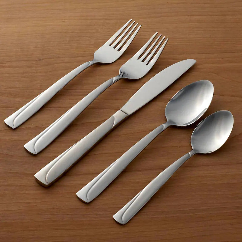 Oneida Madeline flatware 74 piece cutlery set stainless steel