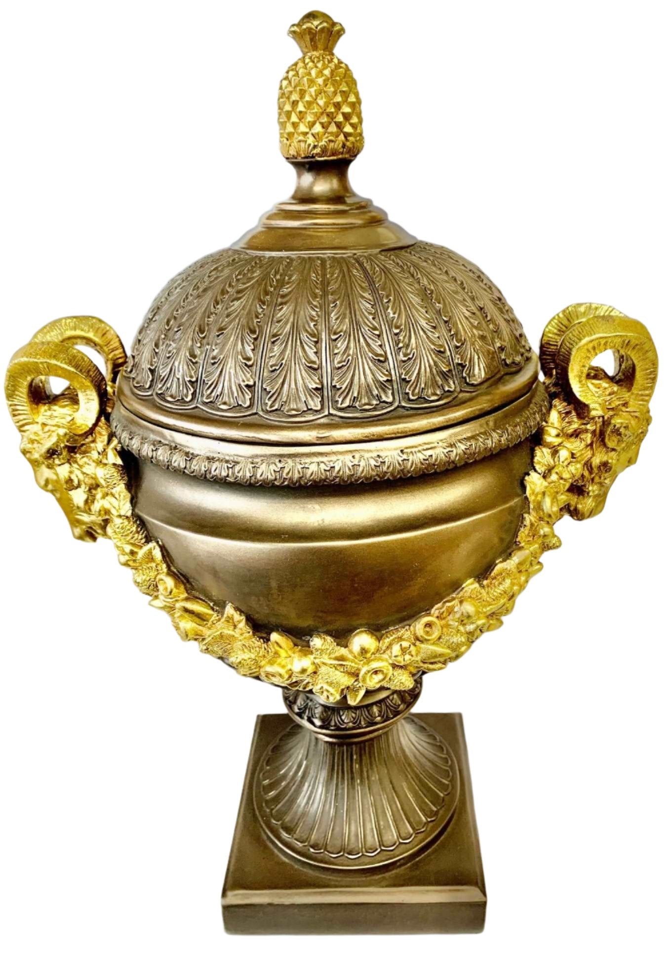 Fair vase with cover bronze finish, 35cm X 26cm X 51cm - Royal Gift