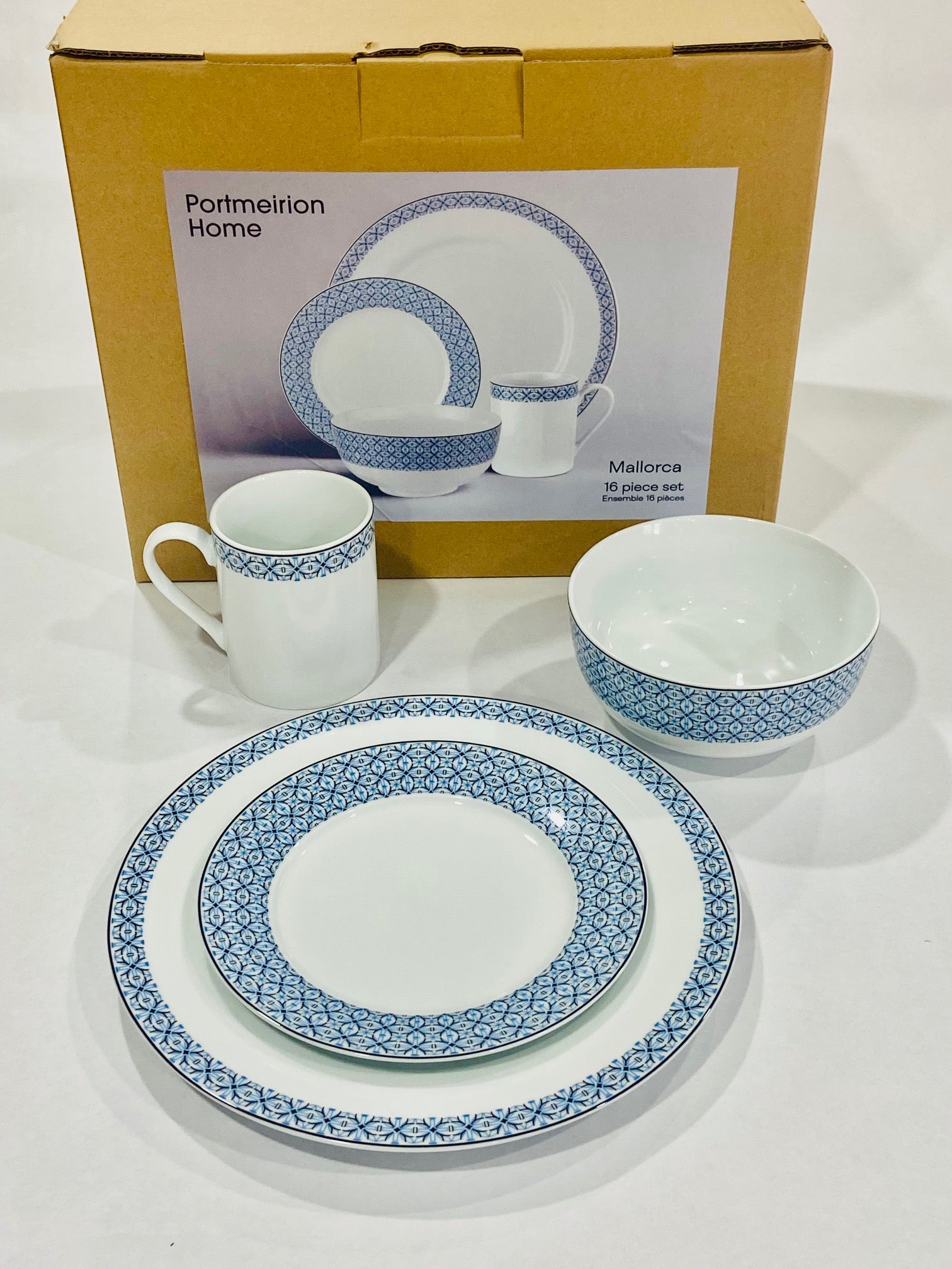 Portmeirion Home Mallorca 16 Piece Porcelain Dinnerware Set with Blue Geometric Border, 4 Place Settings - Ideal for Weekday Meals, Casual Brunches, Relaxed Dinner Parties, Small Family Celebrations