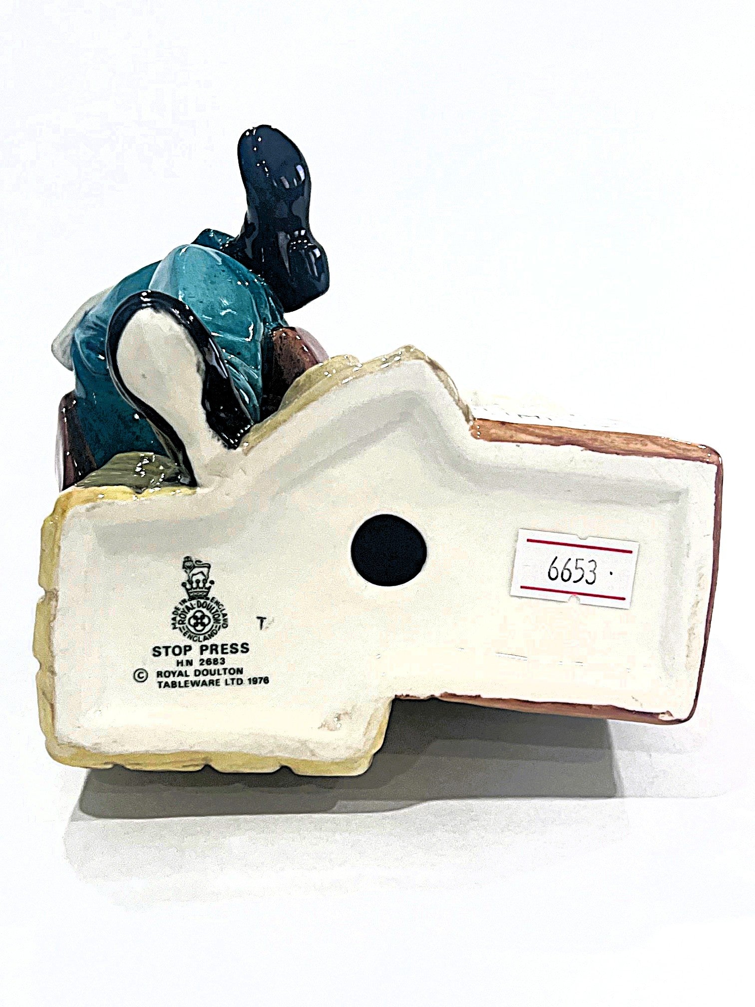 Royal Doulton Stop press figurine HN2683 hand made and painted in England